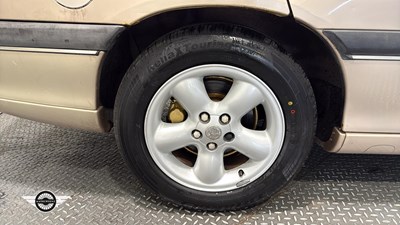 Lot 426 - 2000 VAUXHALL OMEGA ELITE V6 AUTO