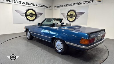 Lot 430 - 1978 MERCEDES 350 SL AUTO