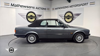 Lot 630 - 1990 BMW 325I CABRIOLET AUTO
