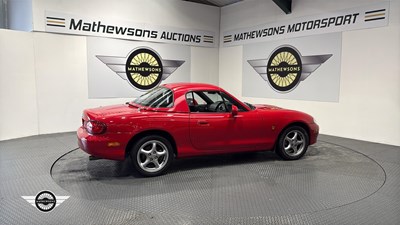 Lot 31 - 2003 MAZDA MX-5 1.8I