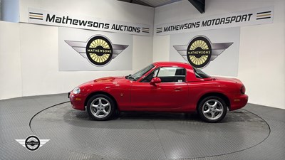 Lot 31 - 2003 MAZDA MX-5 1.8I