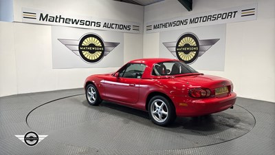 Lot 31 - 2003 MAZDA MX-5 1.8I