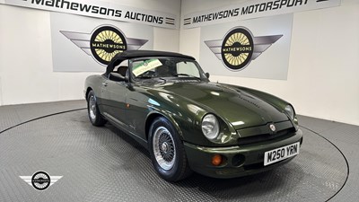 Lot 674 - 1994 MG RV8