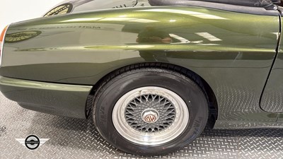 Lot 674 - 1994 MG RV8