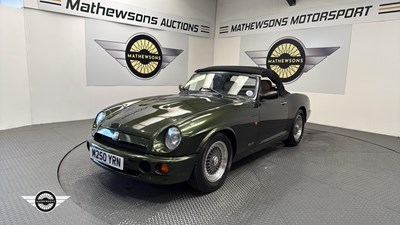 Lot 674 - 1994 MG RV8