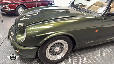 Lot 674 - 1994 MG RV8