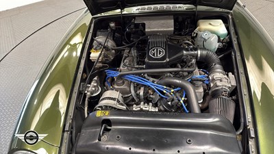 Lot 674 - 1994 MG RV8