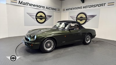 Lot 674 - 1994 MG RV8