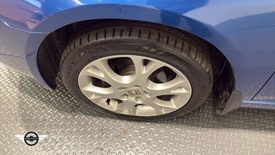 Lot 705 - 2004 HONDA ACCORD VTEC SE AUTO
