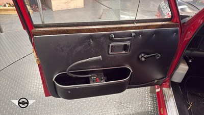 Lot 836 - 1969 AUSTIN 1800 S