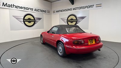 Lot 718 - 1992 MAZDA MX-5