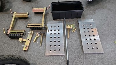 Lot 345 - PAIR OF CAR SKATES / SET OF RAMPS AND ATTACHMENTS , PLASTIC BOX