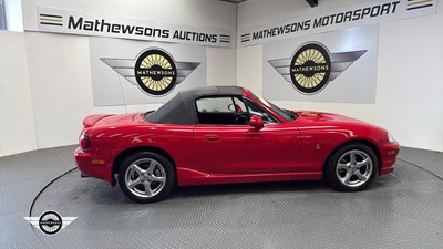 Lot 730 - 1998 MAZDA MX-5