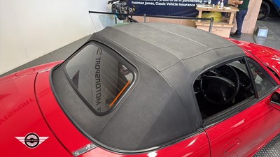 Lot 730 - 1998 MAZDA MX-5