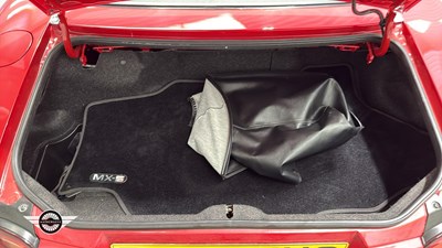Lot 730 - 1998 MAZDA MX-5