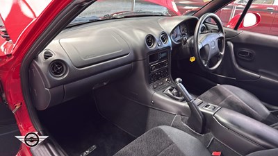 Lot 730 - 1998 MAZDA MX-5