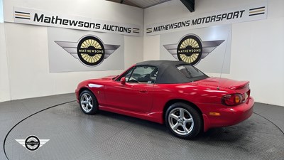 Lot 730 - 1998 MAZDA MX-5