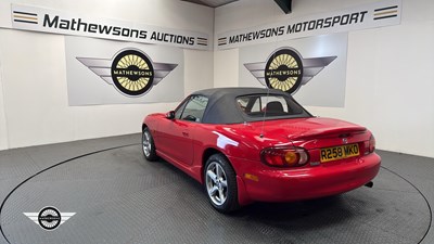 Lot 730 - 1998 MAZDA MX-5