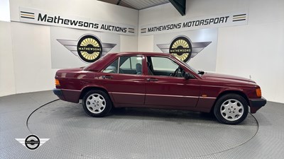 Lot 802 - 1991 MERCEDES 190E AUTO
