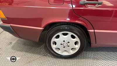 Lot 802 - 1991 MERCEDES 190E AUTO