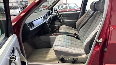 Lot 802 - 1991 MERCEDES 190E AUTO