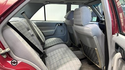 Lot 802 - 1991 MERCEDES 190E AUTO
