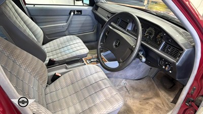 Lot 802 - 1991 MERCEDES 190E AUTO