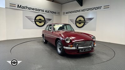 Lot 852 - 1973 MG B GT