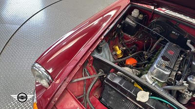 Lot 852 - 1973 MG B GT