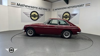 Lot 852 - 1973 MG B GT