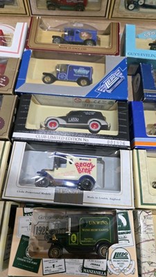 Lot 455 - BOX OF MIXED DIE CAST MODELS