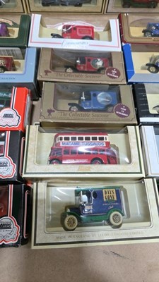Lot 455 - BOX OF MIXED DIE CAST MODELS