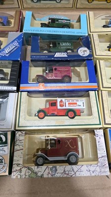Lot 455 - BOX OF MIXED DIE CAST MODELS