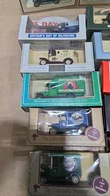 Lot 455 - BOX OF MIXED DIE CAST MODELS