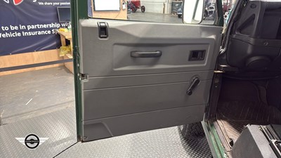 Lot 639 - 2002 LAND ROVER DEFENDER 130 TD5