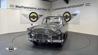 Lot 824 - 1960 FORD ZODIAC