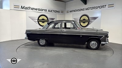Lot 824 - 1960 FORD ZODIAC