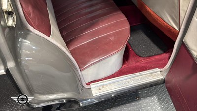 Lot 824 - 1960 FORD ZODIAC