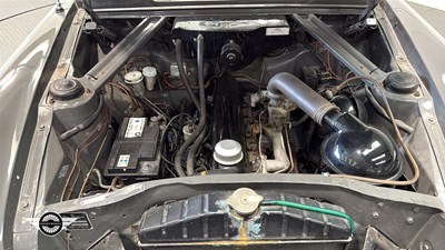 Lot 824 - 1960 FORD ZODIAC