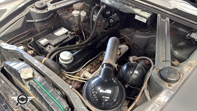 Lot 824 - 1960 FORD ZODIAC