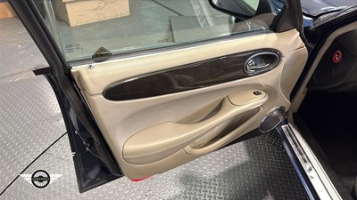 Lot 147 - 1998 JAGUAR XJ SPORT V8 AUTO
