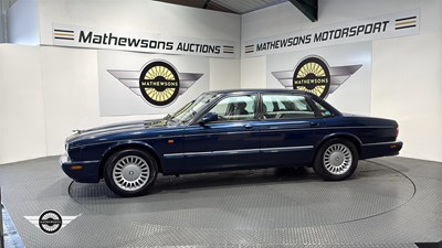 Lot 147 - 1998 JAGUAR XJ SPORT V8 AUTO