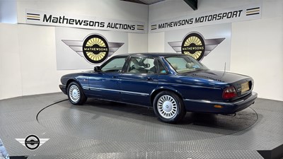 Lot 147 - 1998 JAGUAR XJ SPORT V8 AUTO