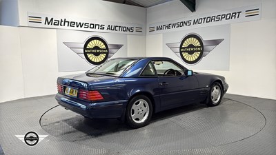 Lot 101 - 1996 MERCEDES SL280 AUTO