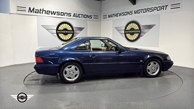 Lot 101 - 1996 MERCEDES SL280 AUTO