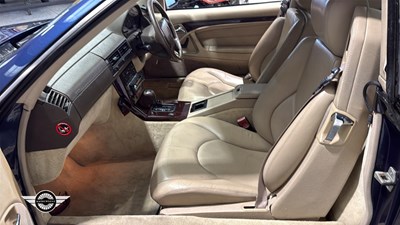 Lot 101 - 1996 MERCEDES SL280 AUTO