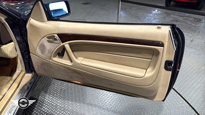 Lot 101 - 1996 MERCEDES SL280 AUTO