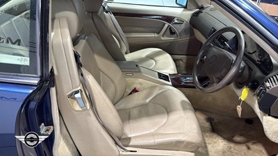 Lot 101 - 1996 MERCEDES SL280 AUTO