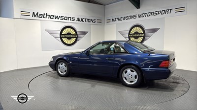 Lot 101 - 1996 MERCEDES SL280 AUTO