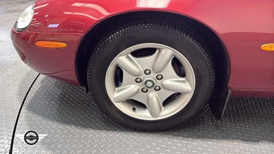 Lot 225 - 1997 JAGUAR XK8 CONVERTIBLE AUTO